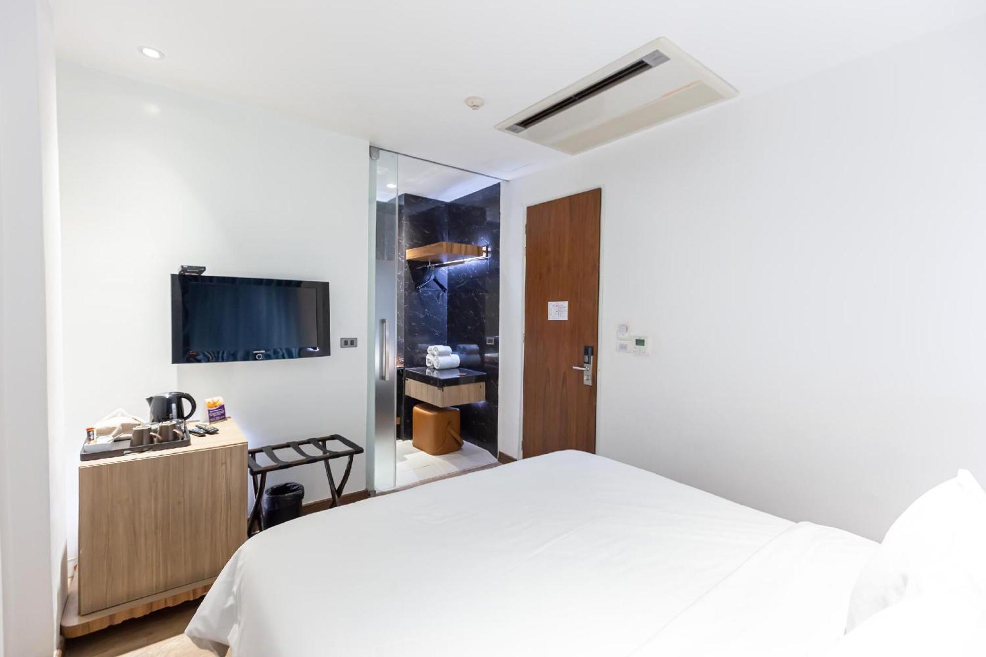 Uno Express Hotel Bangkok Exterior photo